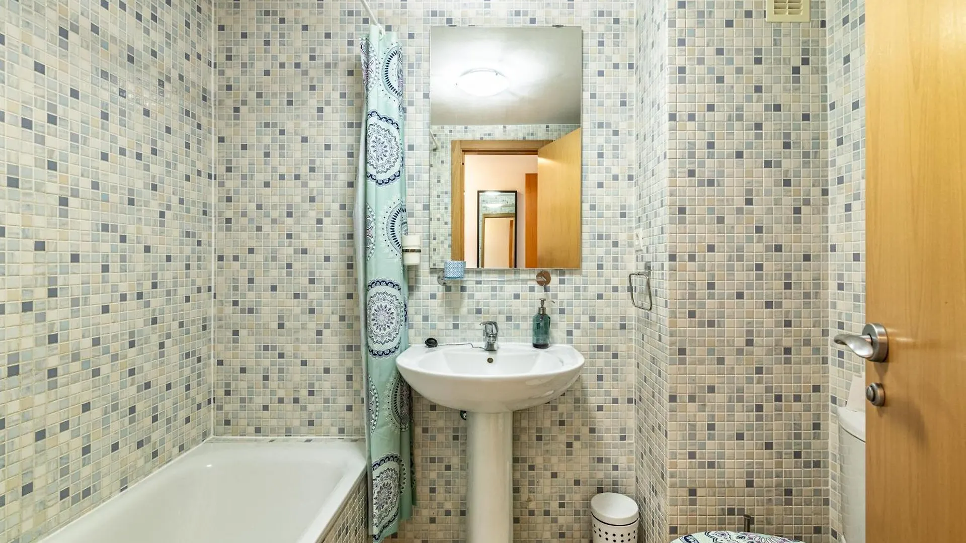 Casares Del Sol Apartment