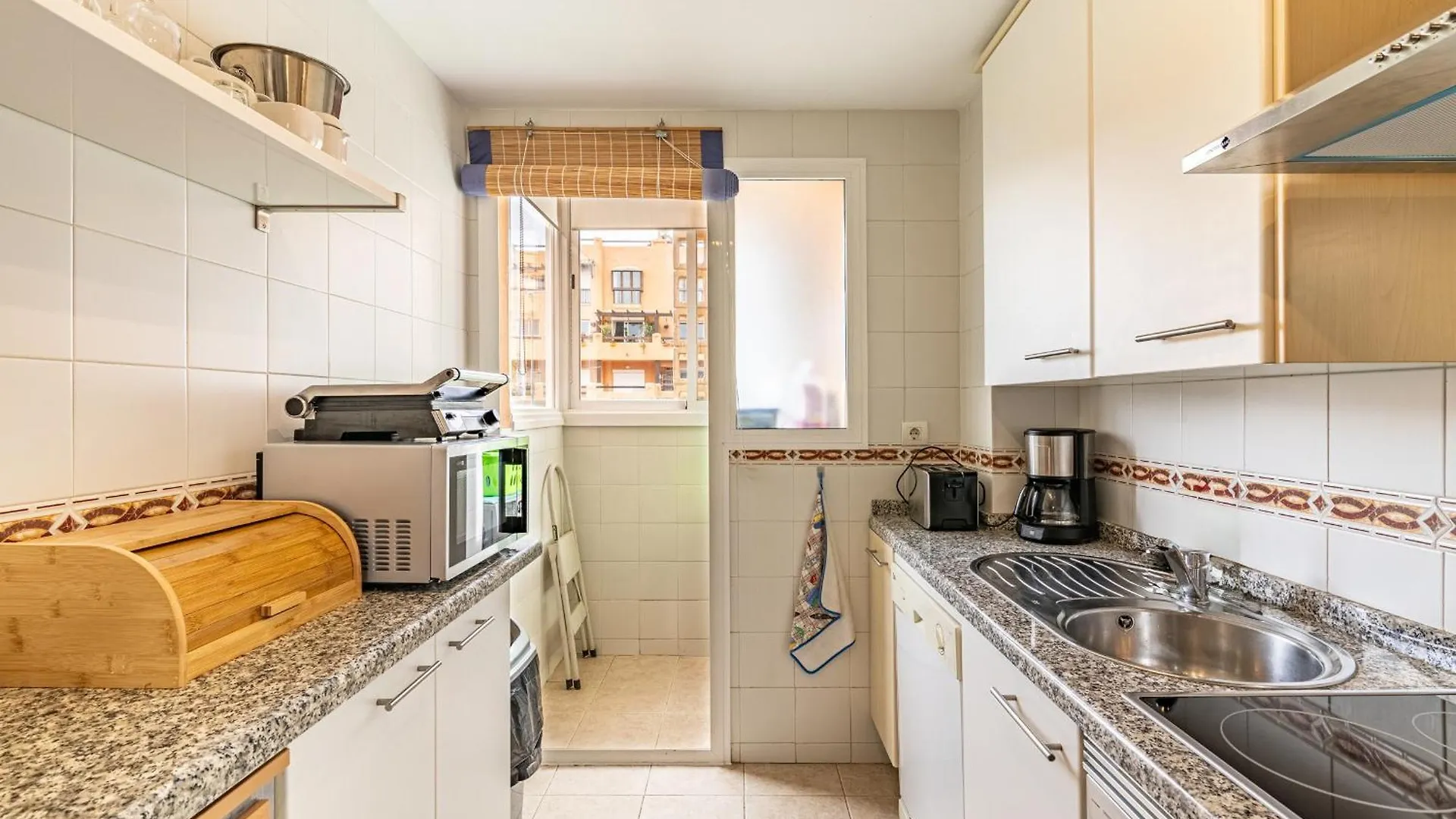 Casares Del Sol Apartment